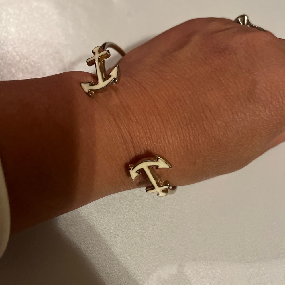 Gold tone White Anchor Bangle Bracelet. 
Bracelet in great condition